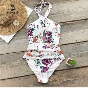 NWOT Cupshe floral one piece swimsuit